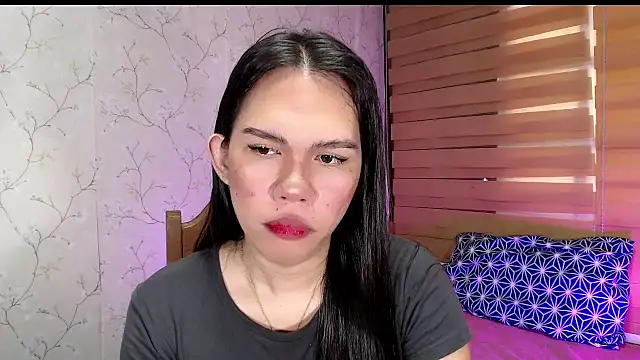 Snapshot of TssluttyNikka chatting on September 17, 4:06 am TssluttyNikka online show from September 17, 4:06 am
