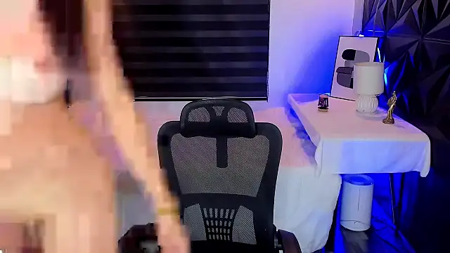 NikitaNormanson25 online show from September 11, 10:45 am