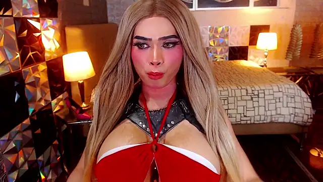 BigCockMaxineTS online show from October 17, 5:55 am