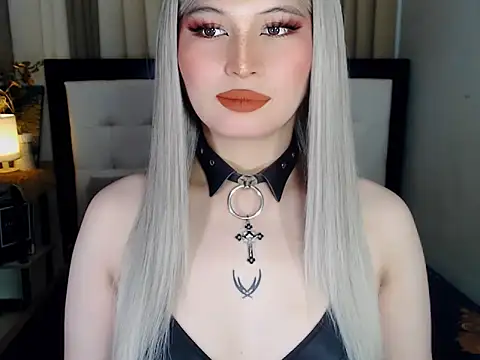 NaomiSmall online show from September 12, 9:27 am