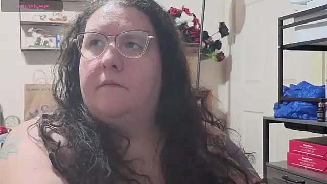 Snapshot of emberlynnix chatting on October 8, 4:14 am emberlynnix online show from October 8, 4:14 am