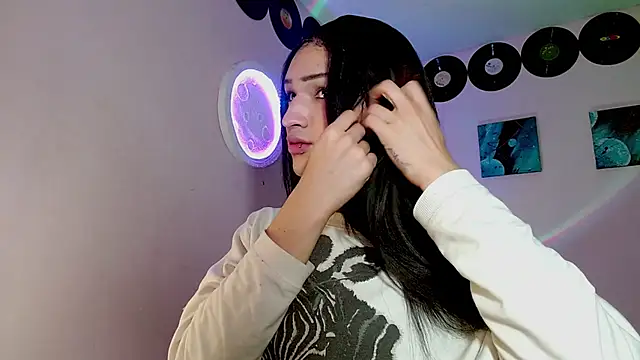 meghan devil  online show from November 8, 7:09 am