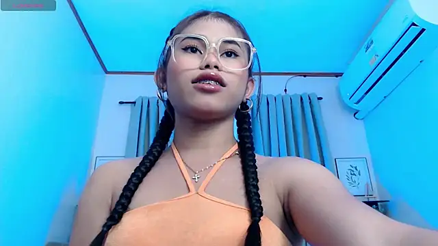 PrettyBlythes TS online show from November 17, 8:58 am