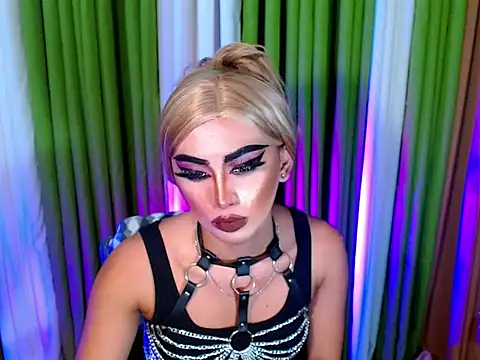 Snapshot of Queen_yasii_88 chatting on September 13, 5:30 pm Queen yasii 88 online show from September 13, 5:30 pm