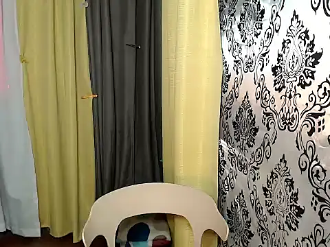 Snapshot of lovelyallena07 chatting on September 13, 6:08 am lovelyallena07 online show from September 13, 6:08 am