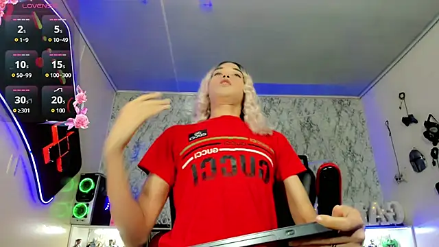 Madison Mujica online show from October 7, 11:33 am