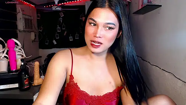 Snapshot of Miss_Chloe69 chatting on October 8, 10:27 am Miss Chloe69 online show from October 8, 10:27 am