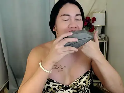 Snapshot of Mocha_hugecockxx chatting on September 22, 9:03 am Mocha hugecockxx online show from September 22, 9:03 am