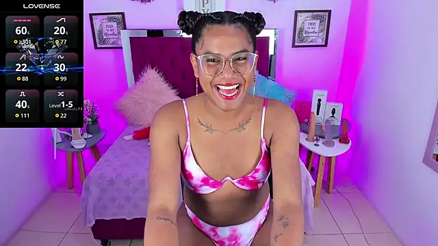 Snapshot of Khloee_f_w chatting on October 9, 4:30 pm Khloee f w online show from October 9, 4:30 pm