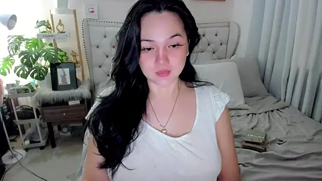 Snapshot of SweetHoney369 chatting on September 26, 1:46 am SweetHoney369 online show from September 26, 1:46 am