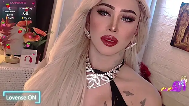 Snapshot of Your_valentina_goddess chatting on September 28, 12:42 am Your valentina goddess online show from September 28, 12:42 am