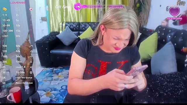 Snapshot of BarbieStyled chatting on December 5, 11:34 pm BarbieStyled online show from December 5, 11:34 pm