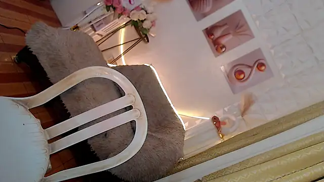 Lilly-lou online show from May 12, 4:48 pm