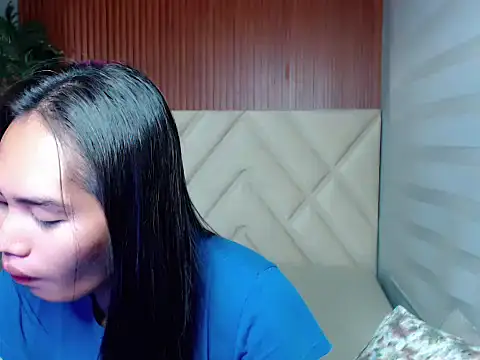 Snapshot of sluttyprincess0 chatting on October 2, 10:53 pm sluttyprincess0 online show from October 2, 10:53 pm