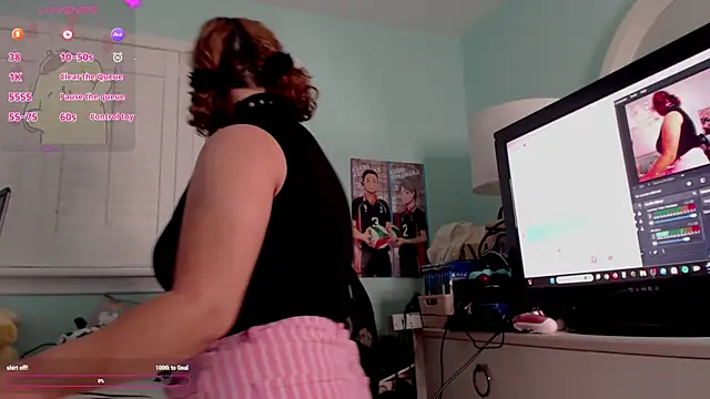 Snapshot of starsaturn chatting on September 23, 2:28 am starsaturn online show from September 23, 2:28 am