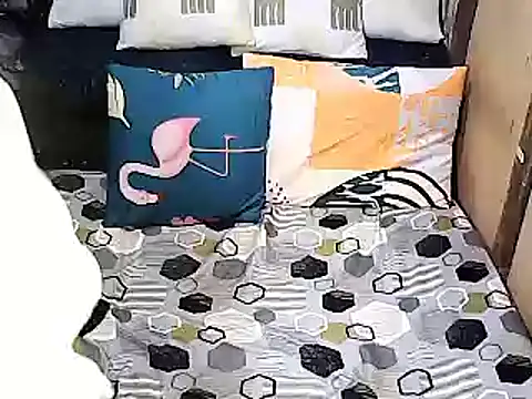 Snapshot of xxhottinybabe chatting on October 7, 3:40 am xxhottinybabe online show from October 7, 3:40 am