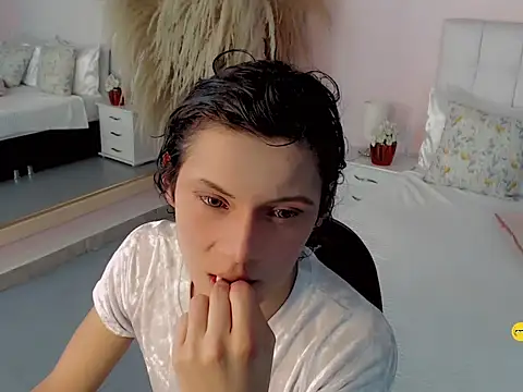 Snapshot of nathalialoes1 chatting on October 4, 7:14 pm nathalialoes1 online show from October 4, 7:14 pm