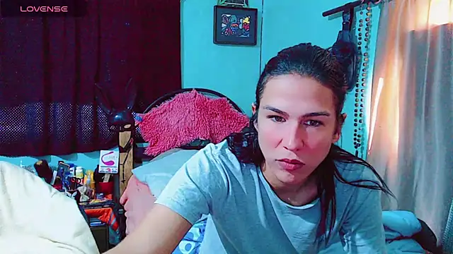 Snapshot of Azley_sweet chatting on December 4, 1:25 pm Azley sweet online show from December 4, 1:25 pm