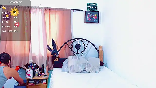 Snapshot of Azley_sweet chatting on January 27, 1:09 pm Azley sweet online show from January 27, 1:09 pm