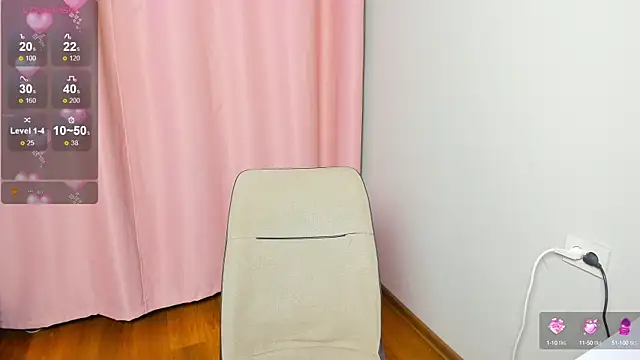 Snapshot of yoi_mika chatting on October 9, 1:51 am yoi mika online show from October 9, 1:51 am