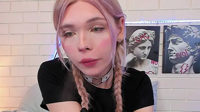 Snapshot of Blondy_Fina chatting on September 15, 5:12 am Blondy Fina online show from September 15, 5:12 am