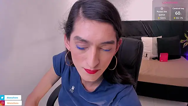 Snapshot of lily_cash1 chatting on September 8, 7:34 pm lily cash1 online show from September 8, 7:34 pm