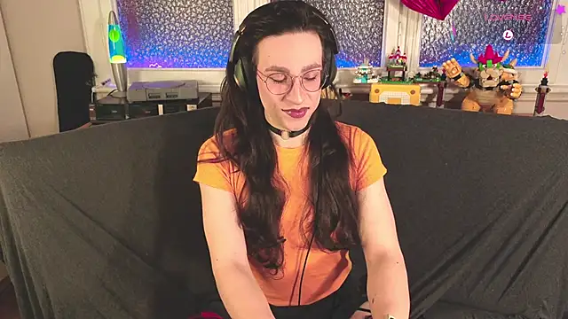 Zesty Peach online show from March 6, 1:33 am