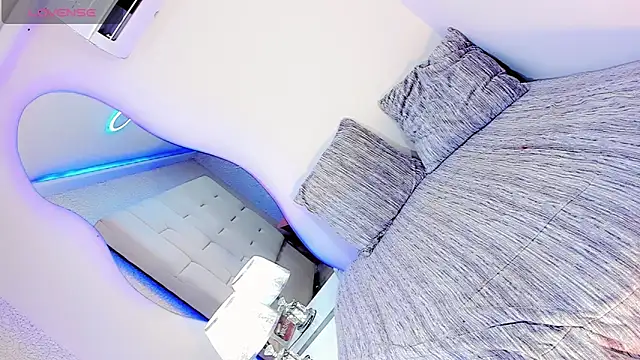 VanessaStonee online show from October 22, 5:42 am