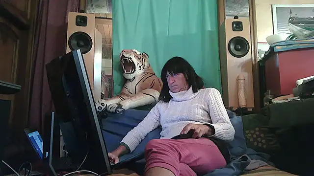 Snapshot of SissiDomination chatting on September 15, 8:47 pm SissiDomination online show from September 15, 8:47 pm
