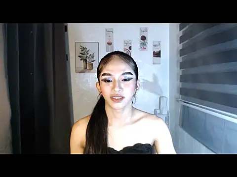 Snapshot of LauraSoHot chatting on September 17, 6:24 pm LauraSoHot online show from September 17, 6:24 pm