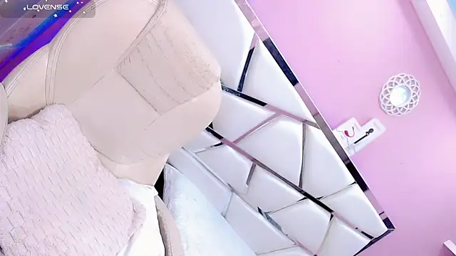 Snapshot of Ariia-janee chatting on September 22, 6:29 am Ariia-janee online show from September 22, 6:29 am