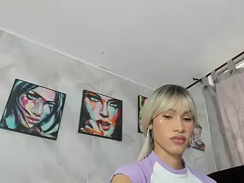 Snapshot of samara_novice18 chatting on September 10, 7:24 pm samara novice18 online show from September 10, 7:24 pm