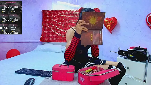 Snapshot of shantala_nastasiia chatting on September 20, 1:06 pm shantala nastasiia online show from September 20, 1:06 pm