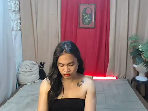 miss laila  online show from October 14, 11:33 am