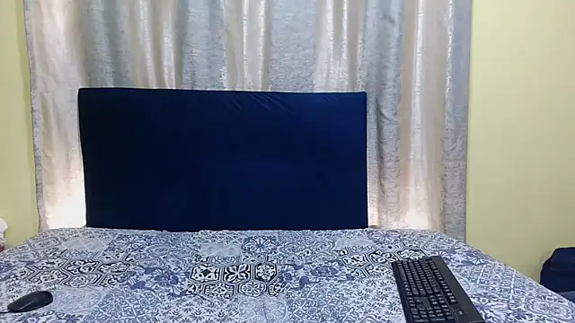 Snapshot of KinkyTrans23 chatting on October 5, 8:04 am KinkyTrans23 online show from October 5, 8:04 am