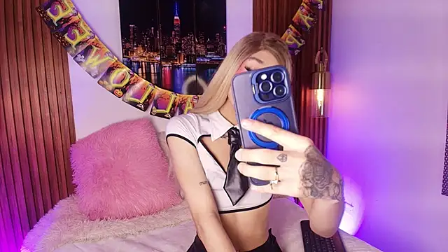 Alaia Snow online show from October 28, 9:34 pm