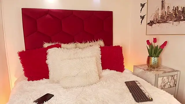 Alaia Snow online show from November 8, 9:37 pm