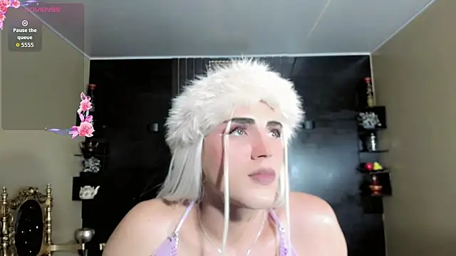 Kimberly Vazquez online show from October 18, 3:32 am