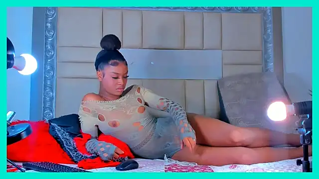 Snapshot of EbonyWildYou chatting on September 14, 1:59 pm EbonyWildYou online show from September 14, 1:59 pm