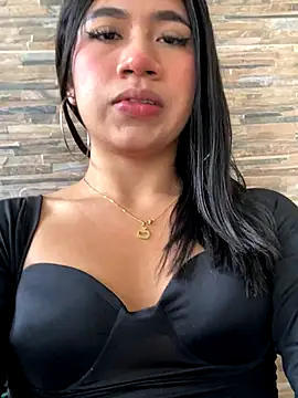 Snapshot of LiaSaenz27 chatting on September 18, 6:13 pm LiaSaenz27 online show from September 18, 6:13 pm