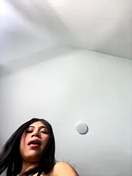 Snapshot of LiaSaenz27 chatting on September 24, 3:40 pm LiaSaenz27 online show from September 24, 3:40 pm