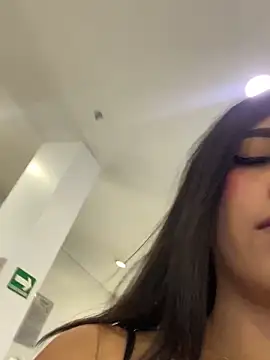 Snapshot of LiaSaenz27 chatting on October 3, 4:29 pm LiaSaenz27 online show from October 3, 4:29 pm