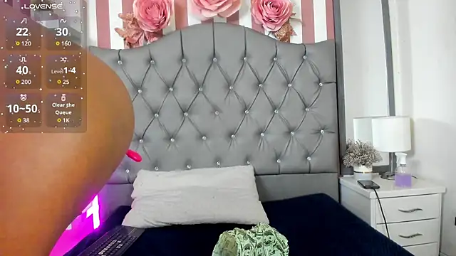 Snapshot of Lucia-Horny24 chatting on September 23, 4:07 am Lucia-Horny24 online show from September 23, 4:07 am