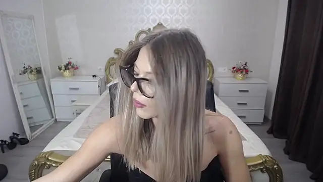 Snapshot of AmberTop chatting on September 30, 10:48 am AmberTop online show from September 30, 10:48 am