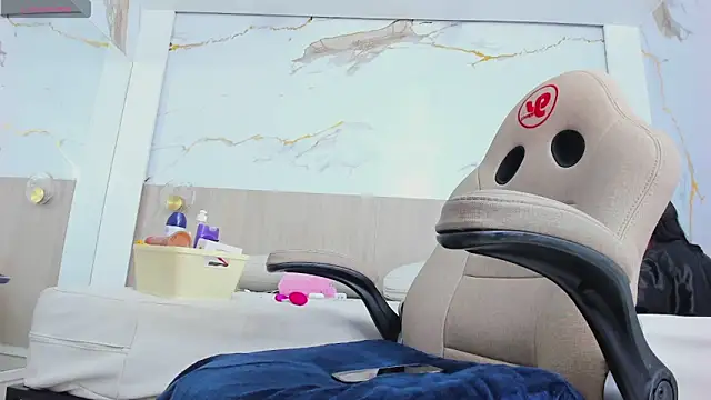 valirya devote online show from October 21, 3:20 am