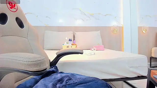 valirya devote online show from October 30, 3:38 am