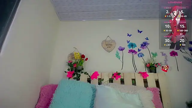 Snapshot of Eemily_- chatting on September 15, 5:12 am Eemily - online show from September 15, 5:12 am