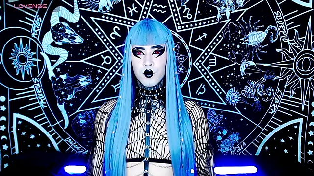 Snapshot of naomi_satan chatting on September 10, 12:31 am naomi satan online show from September 10, 12:31 am