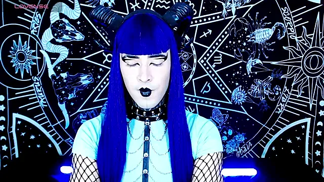 Snapshot of naomi_satan chatting on September 24, 1:00 am naomi satan online show from September 24, 1:00 am