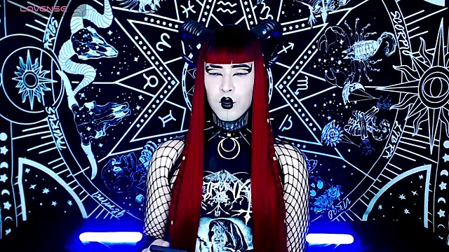 Snapshot of naomi_satan chatting on September 27, 1:03 am naomi satan online show from September 27, 1:03 am